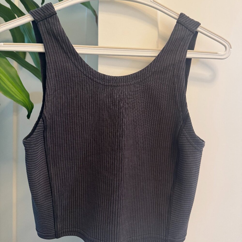 Lululemon Ribbed Softstreme Cropped Tank in Black, Size 4 - Picture 2 of 3